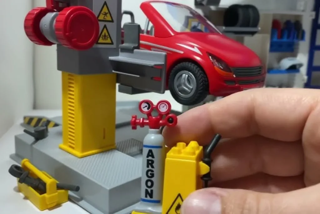 Playmobil Car Repair Garage